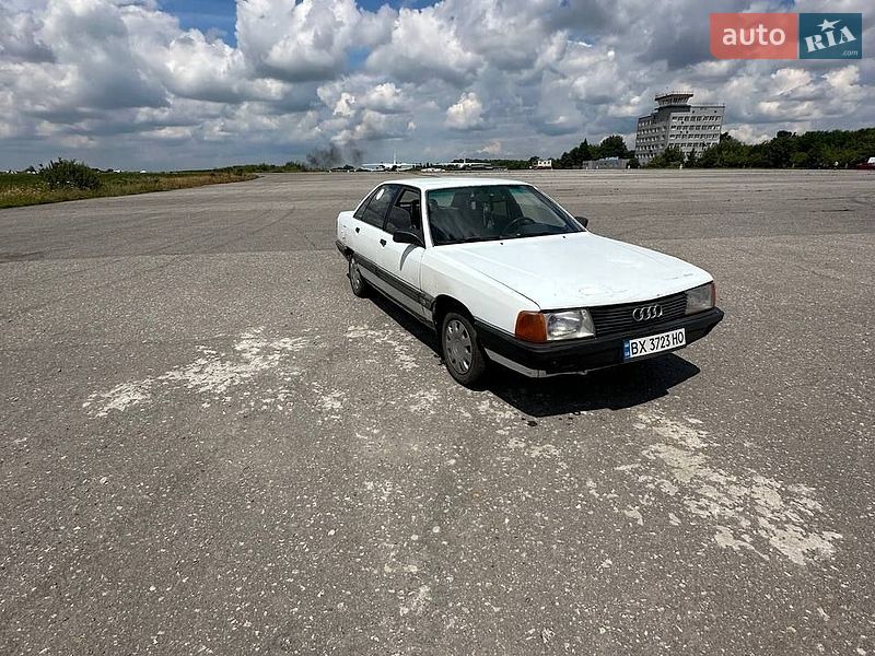 Седан Audi 100 1986 в Хмельницком
