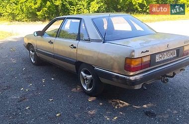 Седан Audi 100 1985 в Каневе Седан Audi 100 1985 в Каневе