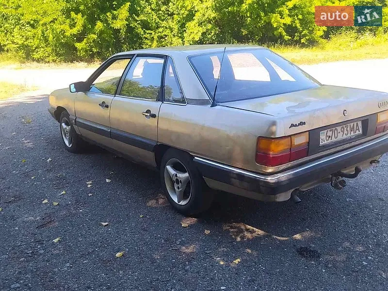 Audi 100 1985