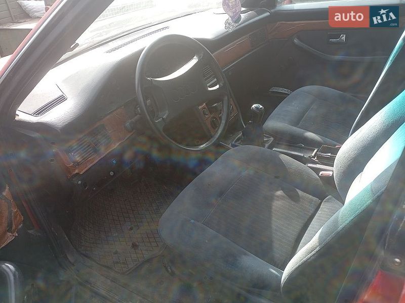 Седан Audi 100 1988 в Ровно