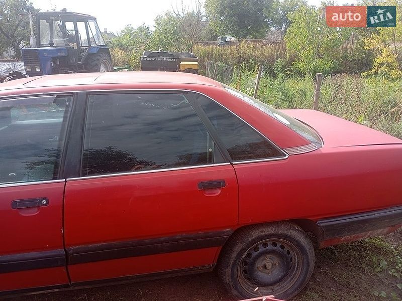 Седан Audi 100 1988 в Ровно