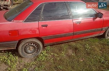 Седан Audi 100 1988 в Ровно