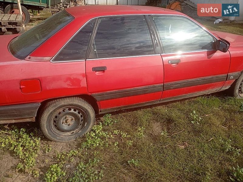 Седан Audi 100 1988 в Ровно