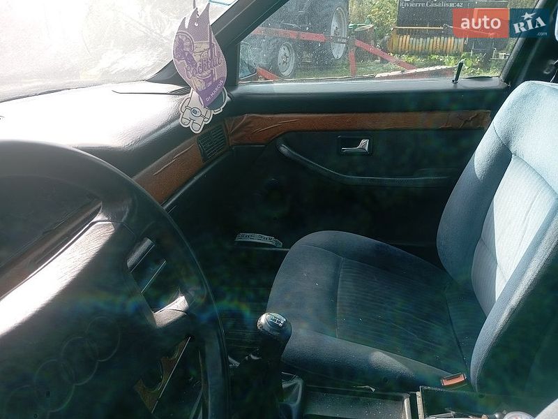Седан Audi 100 1988 в Ровно
