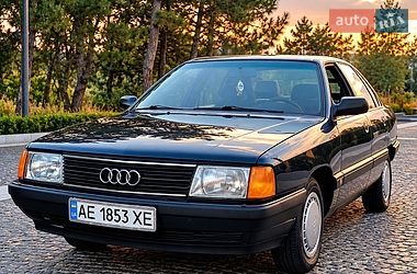 Седан Audi 100 1988 в Днепре