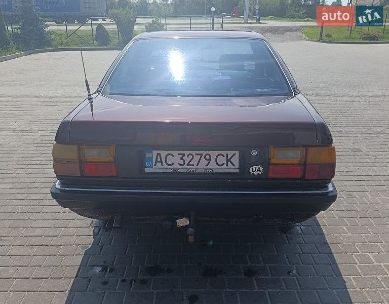 Седан Audi 100 1990 в Турийске