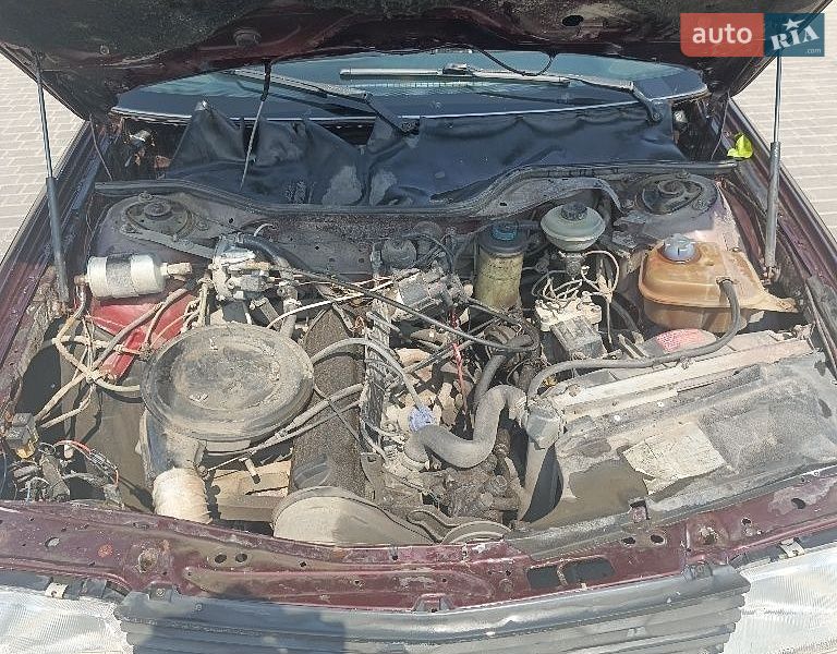 Седан Audi 100 1990 в Турийске