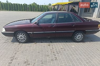 Седан Audi 100 1990 в Турийске