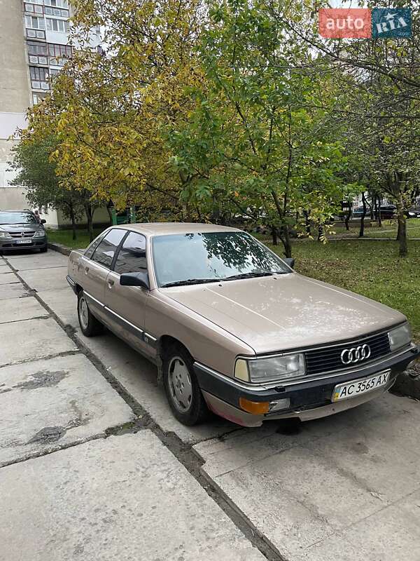 Audi 200