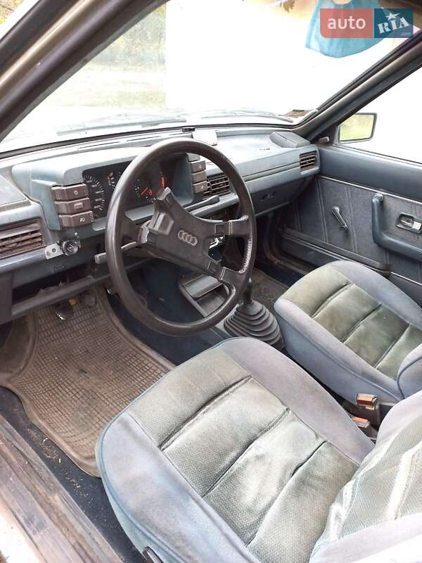 Седан Audi 80 1983 в Дубні