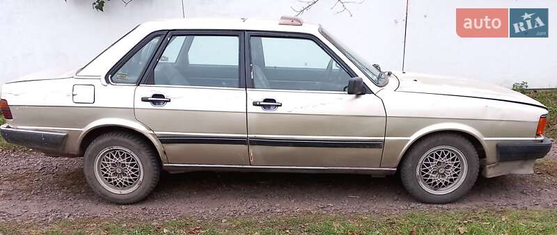 Седан Audi 80 1983 в Дубні