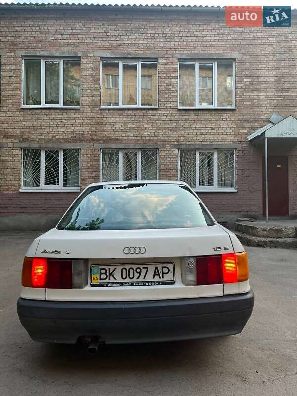 Седан Audi 80 1989 в Корце