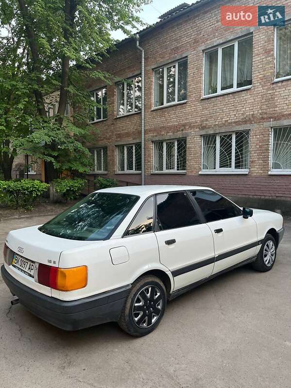 Седан Audi 80 1989 в Корце