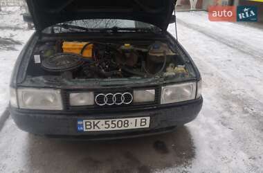 Седан Audi 80 1988 в Гоще
