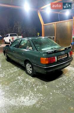 Седан Audi 80 1988 в Гоще