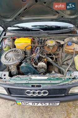 Седан Audi 80 1988 в Гоще