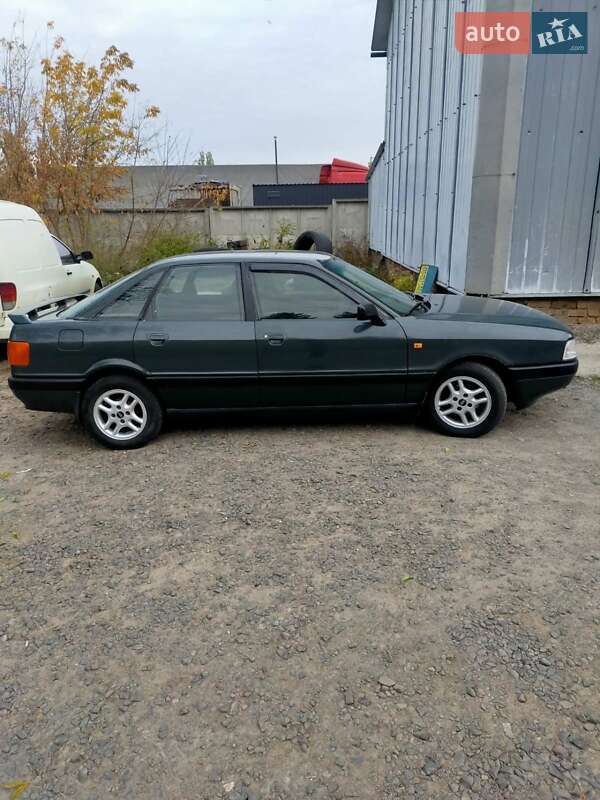 Седан Audi 80 1988 в Гоще