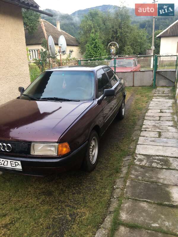 Седан Audi 80 1987 в Великом Березном