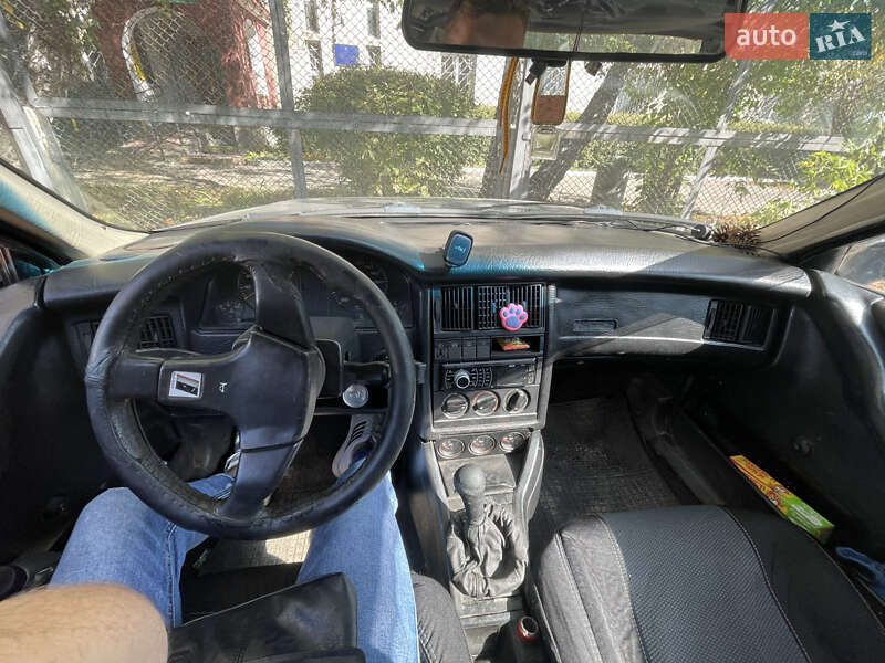 Седан Audi 80 1989 в Каневе