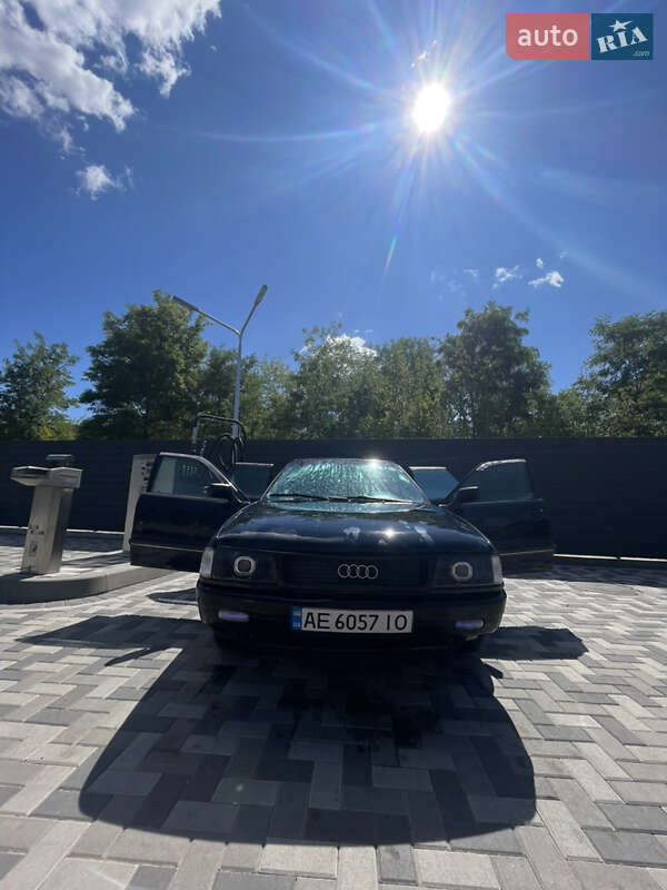 Седан Audi 80 1989 в Каневе