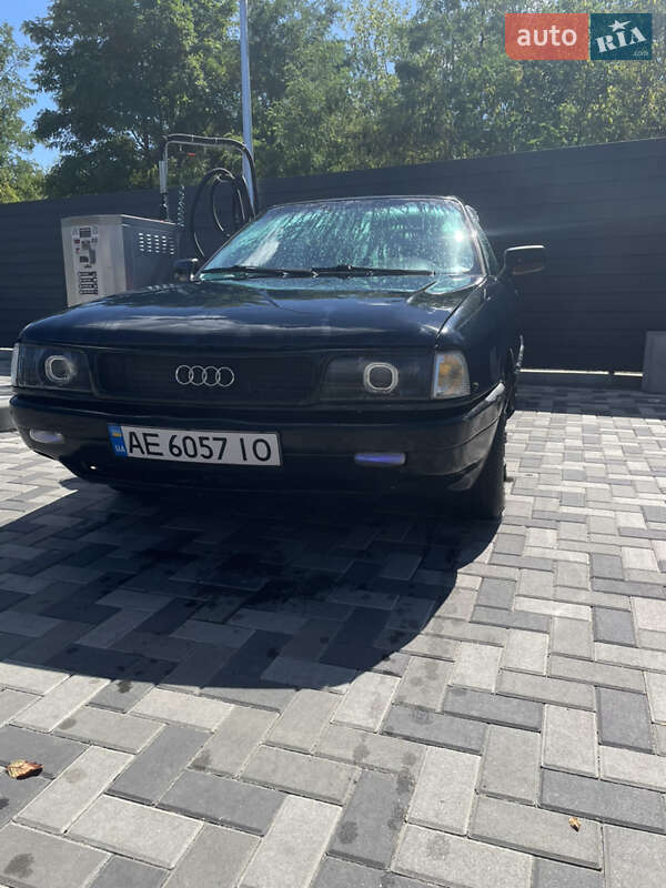 Седан Audi 80 1989 в Каневе