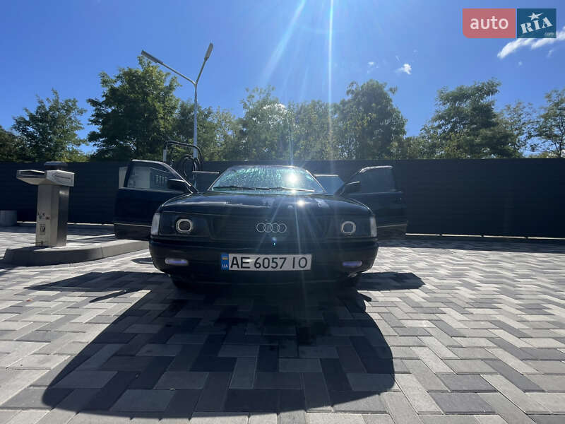 Седан Audi 80 1989 в Каневе