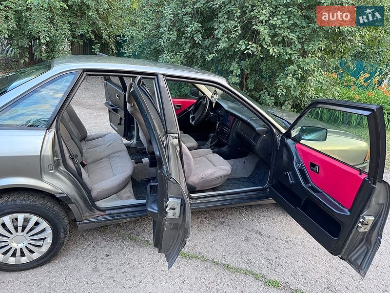 Седан Audi 80 1988 в Глобине