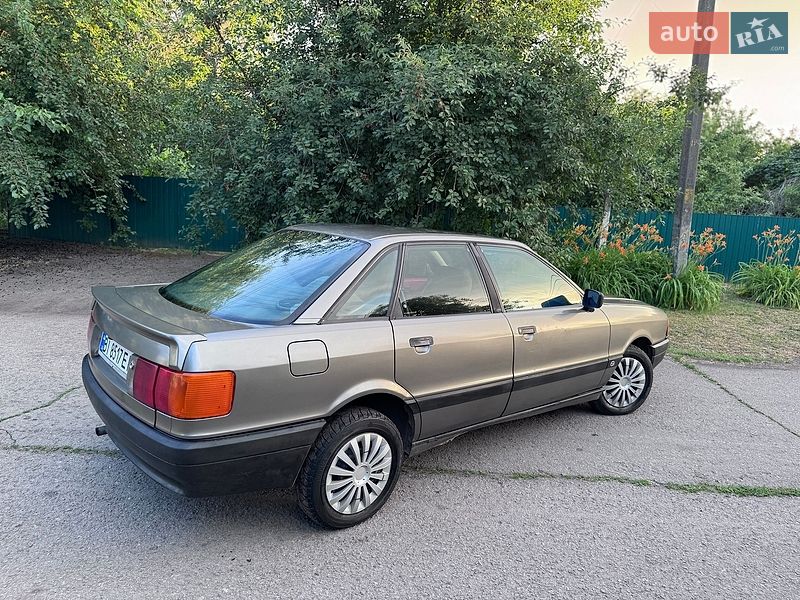 Седан Audi 80 1988 в Глобине