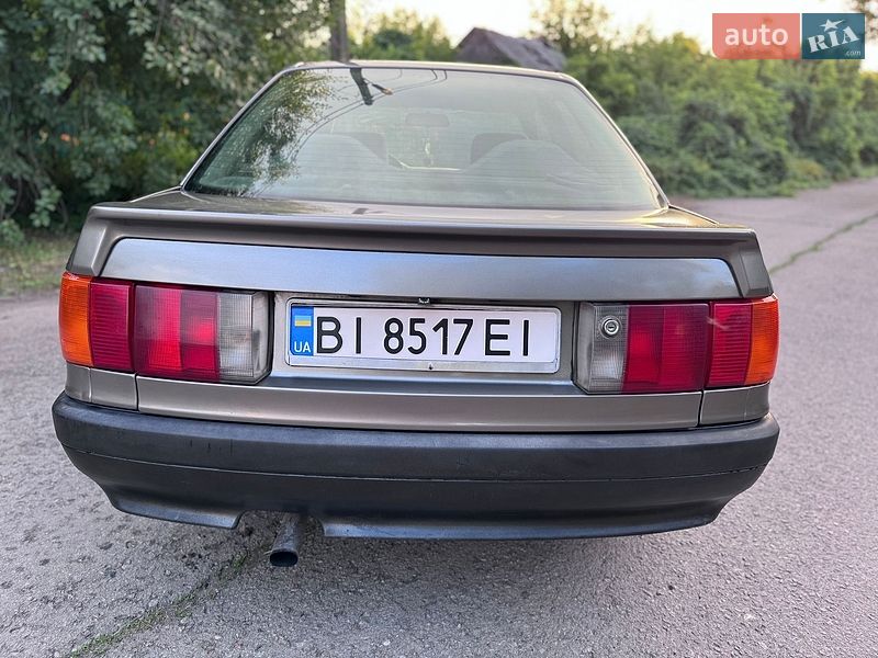 Седан Audi 80 1988 в Глобине