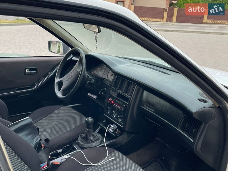 Седан Audi 80 1989 в Буську