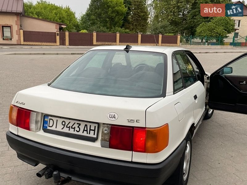 Седан Audi 80 1989 в Буську