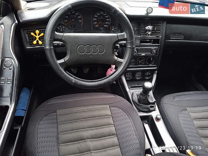 Седан Audi 80 1990 в Дунаевцах