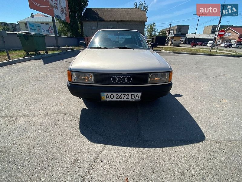 Седан Audi 80 1989 в Берегово