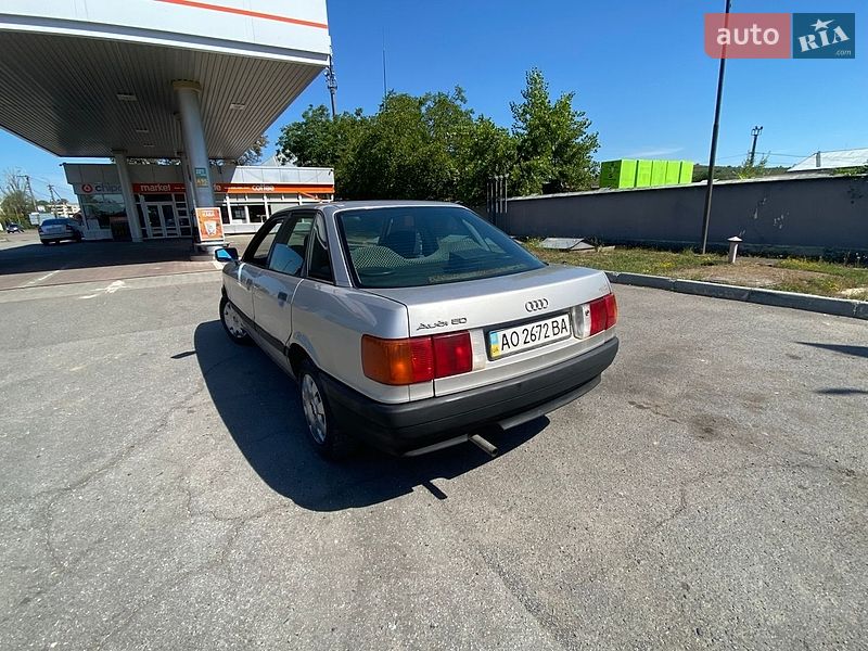 Седан Audi 80 1989 в Берегово