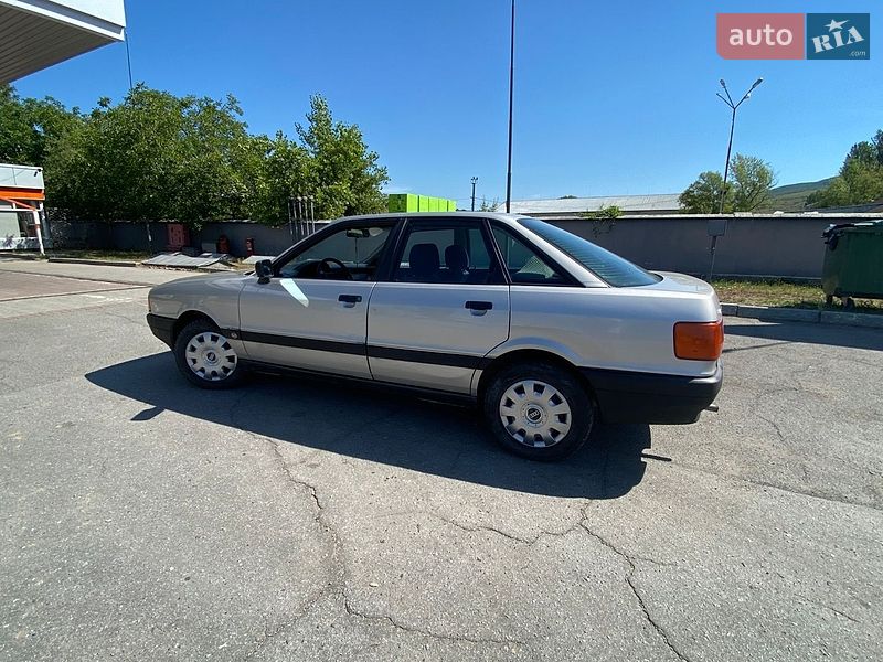 Седан Audi 80 1989 в Берегово