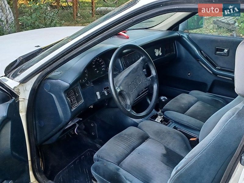Седан Audi 80 1988 в Дубні