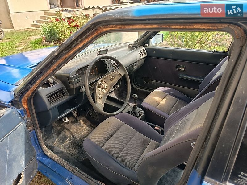 Седан Audi 80 1985 в Чернівцях