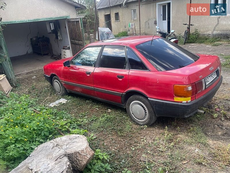Седан Audi 80 1988 в Подвиноградове