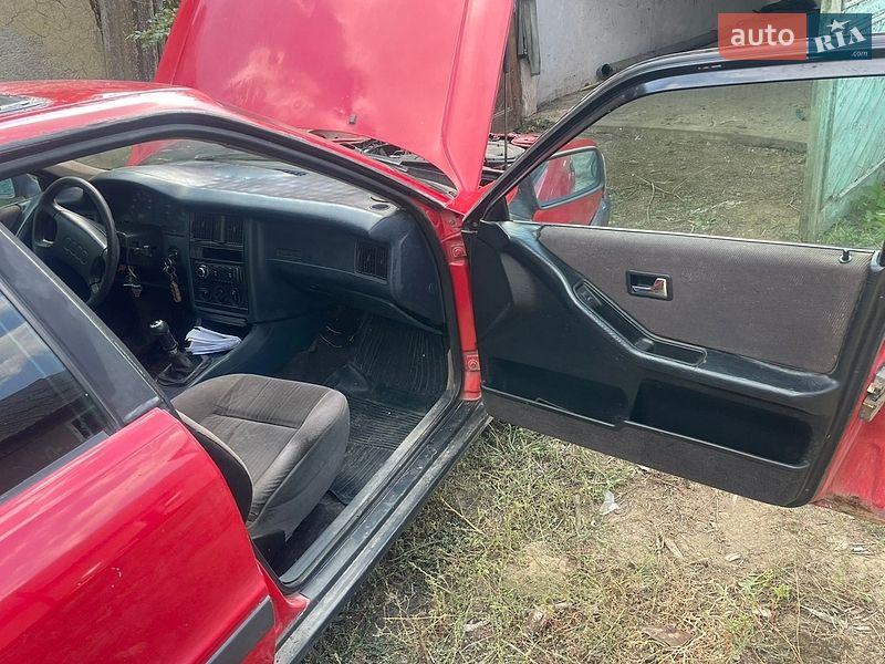 Седан Audi 80 1988 в Подвиноградове