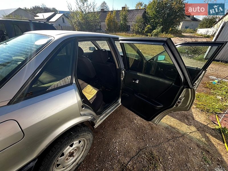 Седан Audi 80 1987 в Солотвині