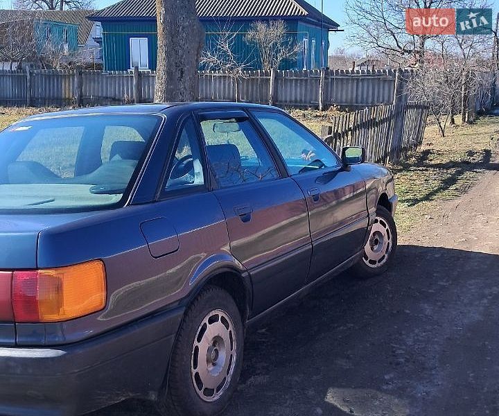 Седан Audi 80 1988 в Носовке