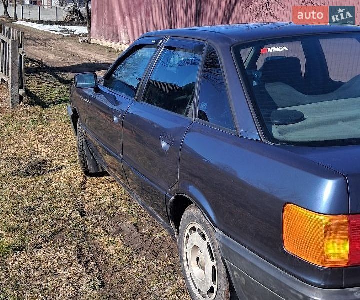 Седан Audi 80 1988 в Носовке