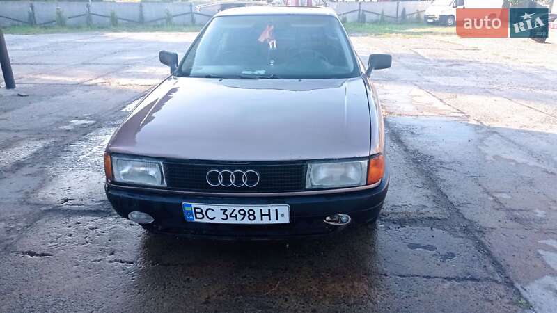 Легкові Audi 90
