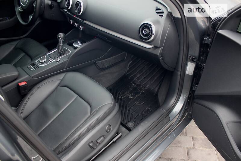 Седан Audi A3 2016 в Харькове