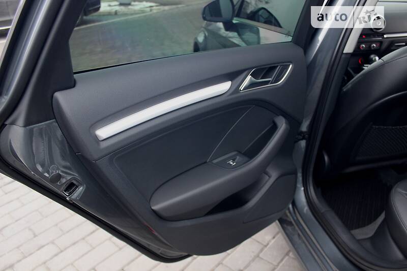 Седан Audi A3 2016 в Харькове