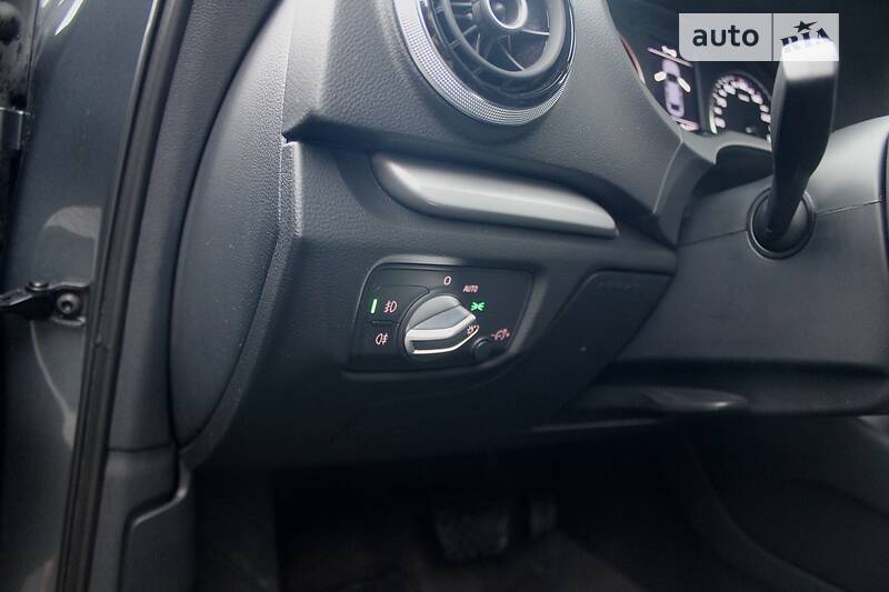 Седан Audi A3 2016 в Харькове