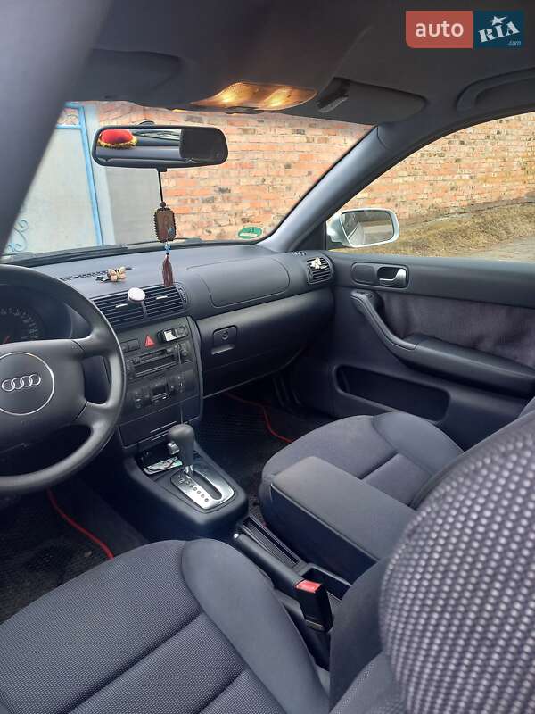 Хетчбек Audi A3 2002 в Лохвиці