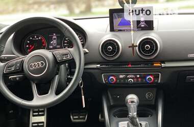 Седан Audi A3 2019 в Сваляве