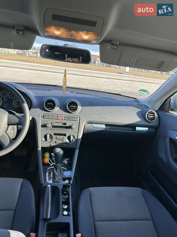 Хэтчбек Audi A3 2004 в Мукачево