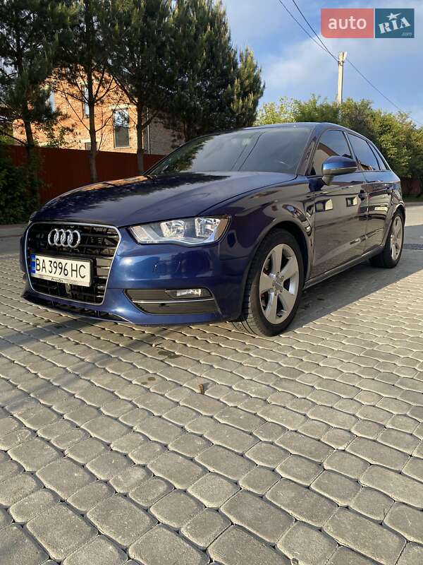 Хэтчбек Audi A3 2016 в Львове фото Хэтчбек Audi A3 2016 в Львове